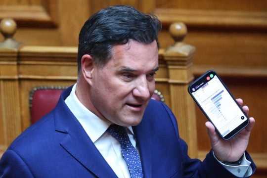 Οργή Γεωργιάδη για φωτογραφία που κάνει τον γύρο του διαδικτύου: «Δεν απεικονίζει εμένα, μάλλον είναι ΑΙ»